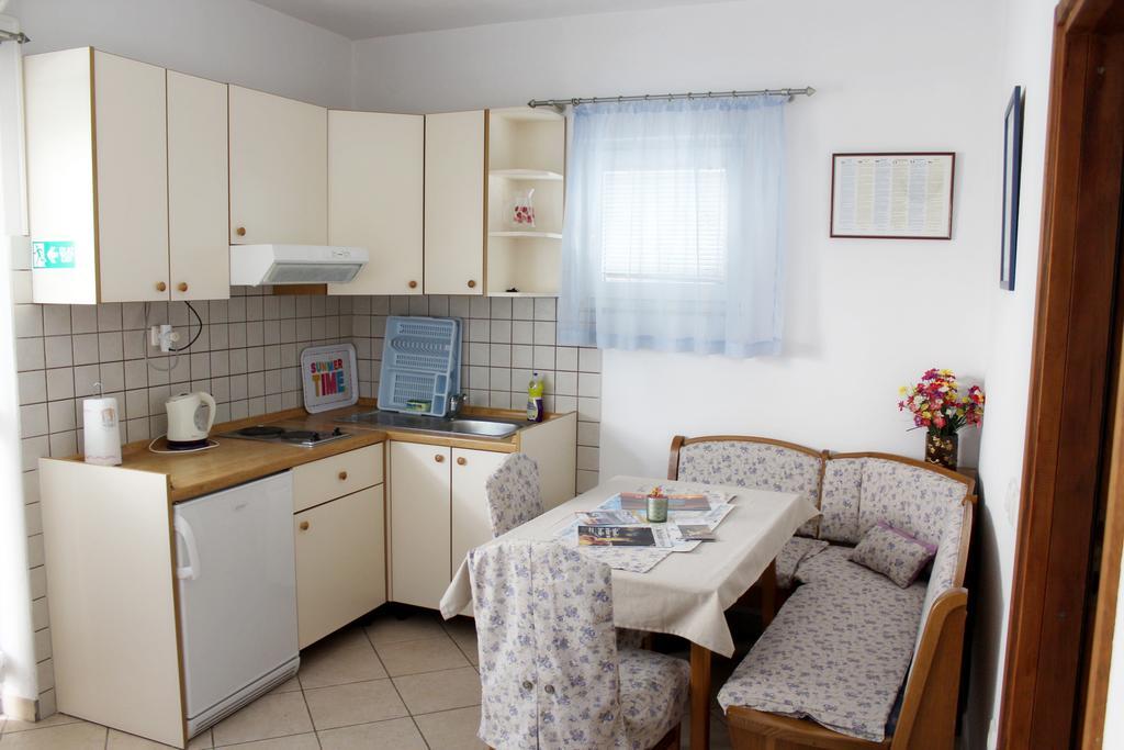 Apartments Petric Makarska Exteriör bild